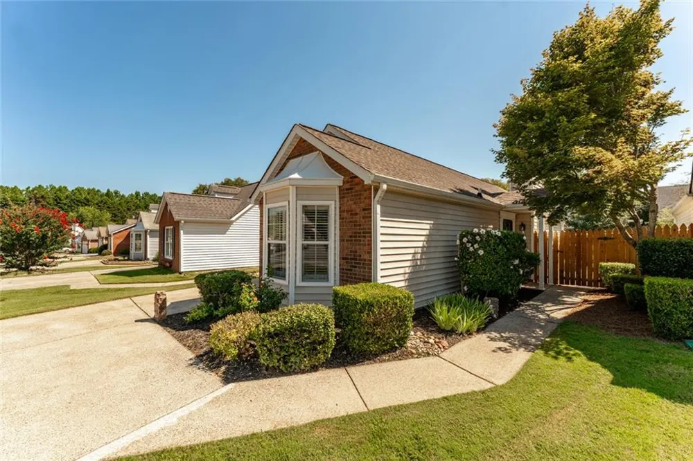 1318 Yorkshire Lane Woodstock, GA 30188