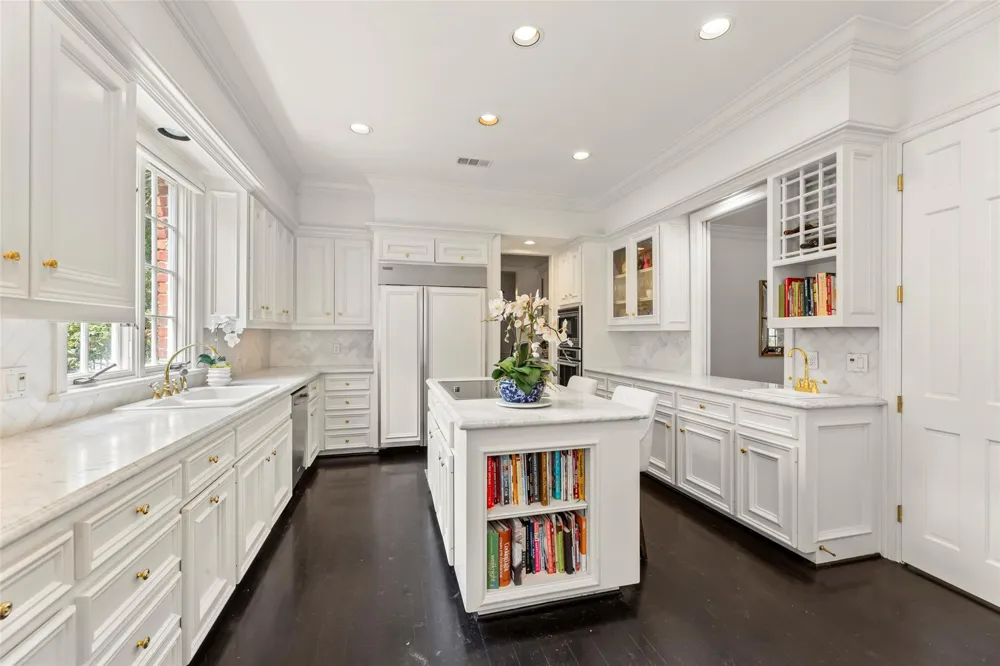 5305 Fieldwood Drive Houston, TX 77056