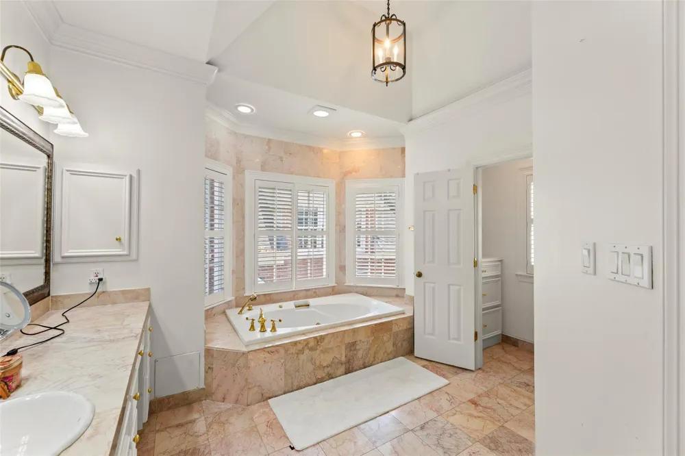 5305 Fieldwood Drive Houston, TX 77056