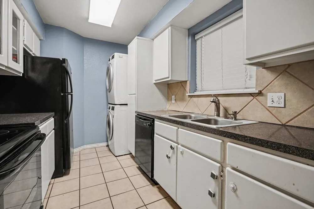 18800 Egret Bay Boulevard #1603 Webster, TX 77058