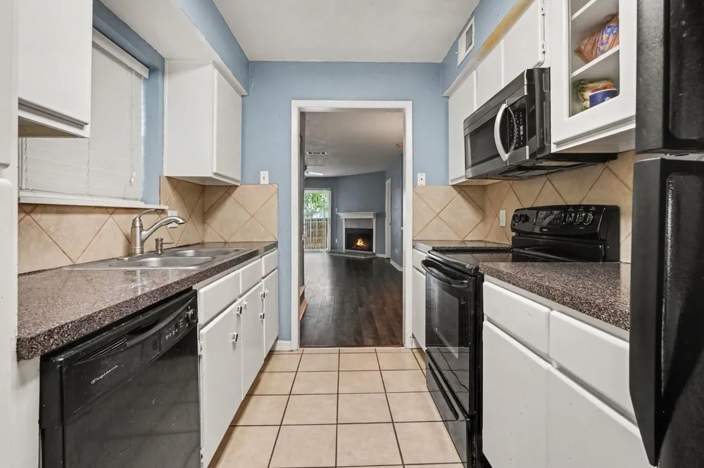 18800 Egret Bay Boulevard #1603 Webster, TX 77058
