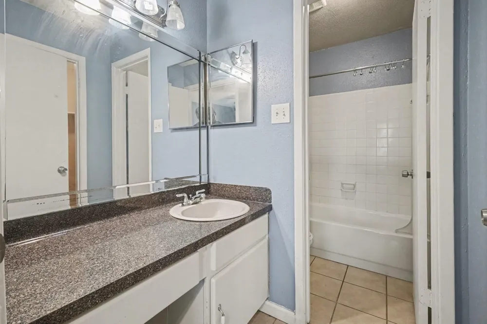 18800 Egret Bay Boulevard #1603 Webster, TX 77058