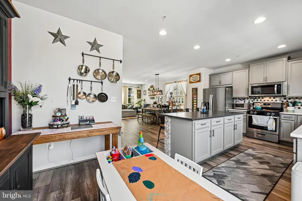 414 VALEVIEW LANE Millersville, MD 21108