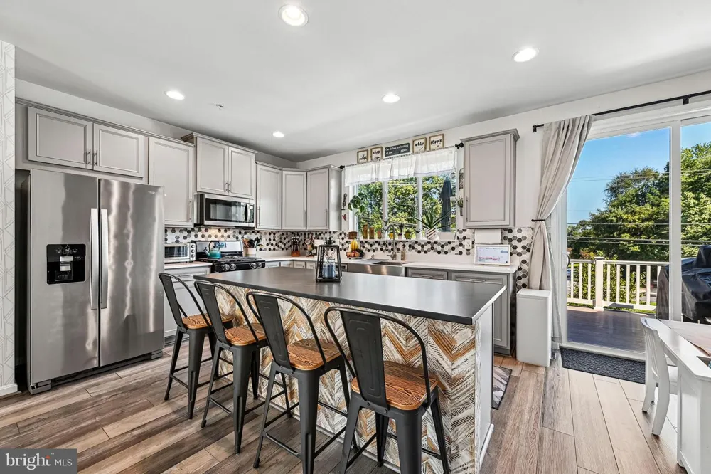 414 VALEVIEW LANE Millersville, MD 21108