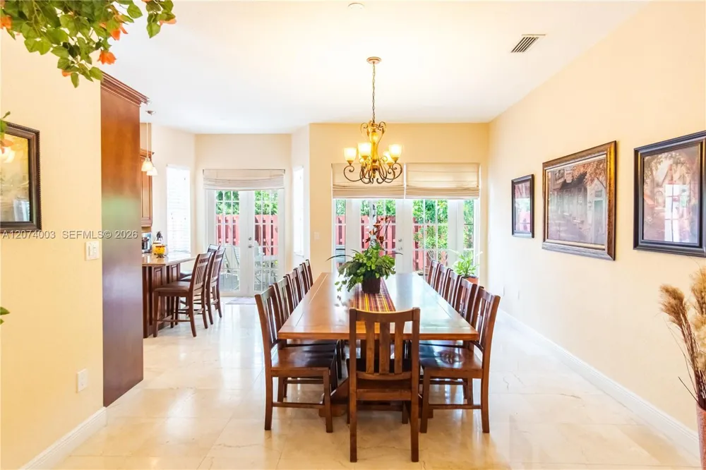 10564 NW 57th St Doral, FL 33178