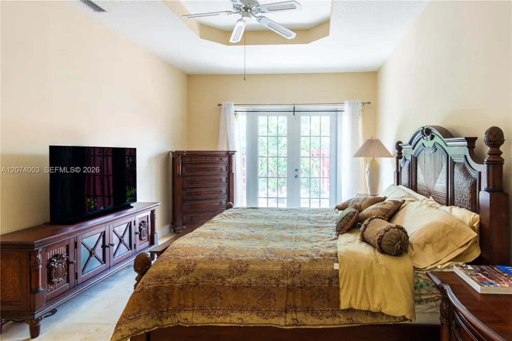10564 NW 57th St Doral, FL 33178