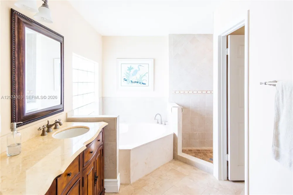 10564 NW 57th St Doral, FL 33178