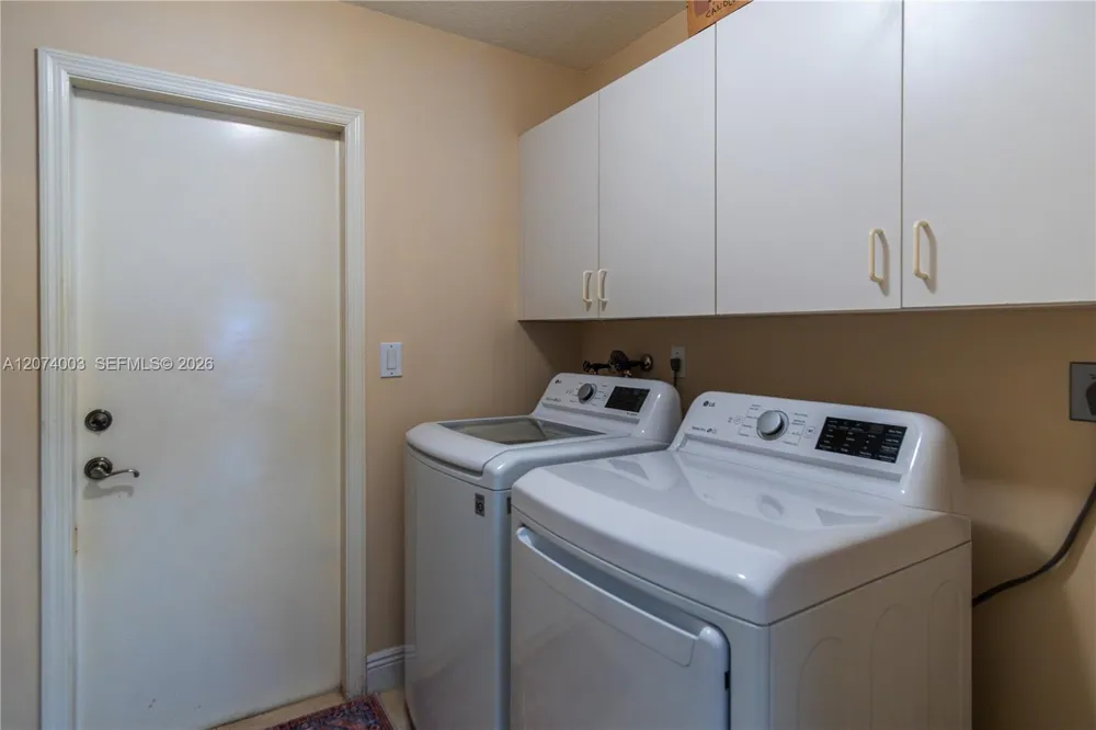 10564 NW 57th St Doral, FL 33178