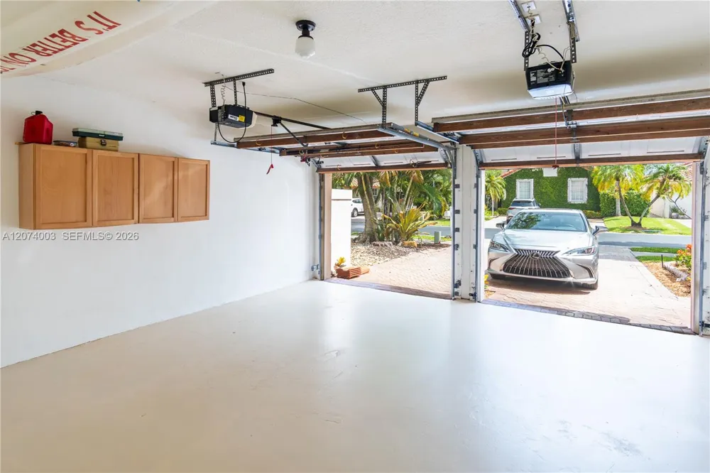 10564 NW 57th St Doral, FL 33178