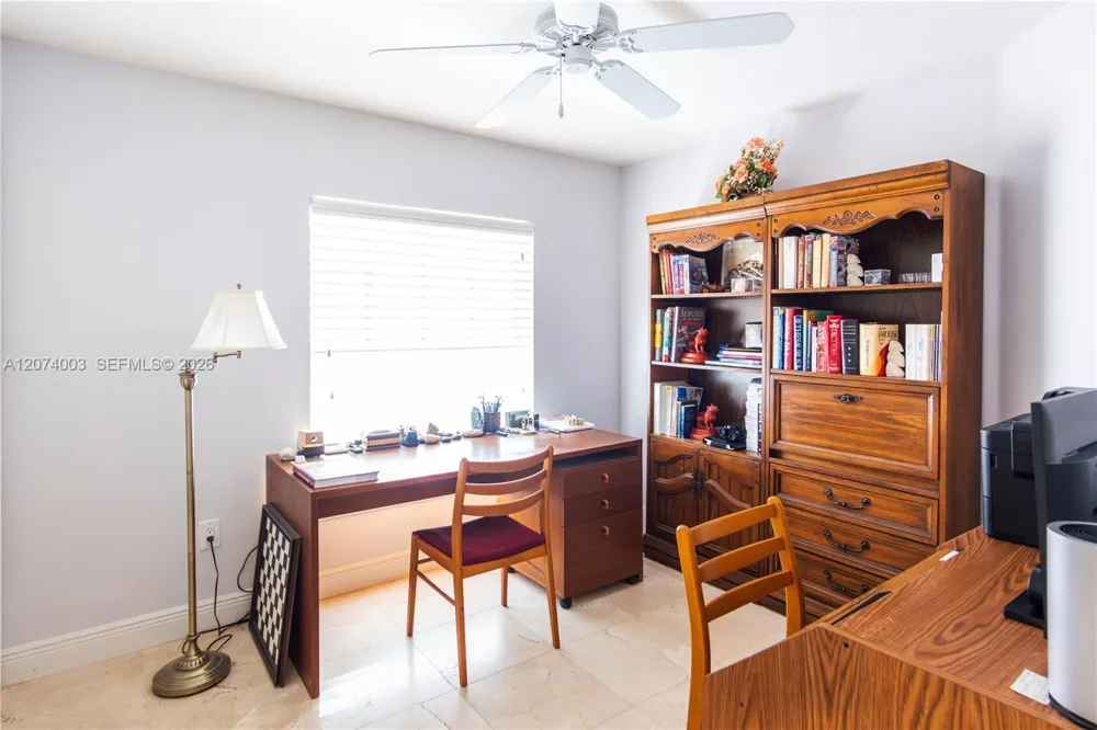 10564 NW 57th St Doral, FL 33178