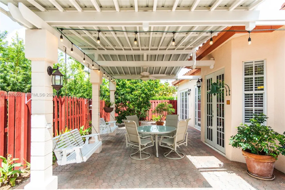 10564 NW 57th St Doral, FL 33178