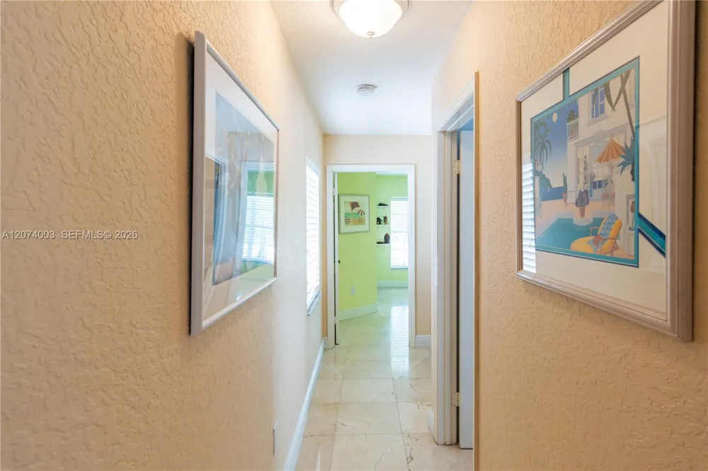 10564 NW 57th St Doral, FL 33178