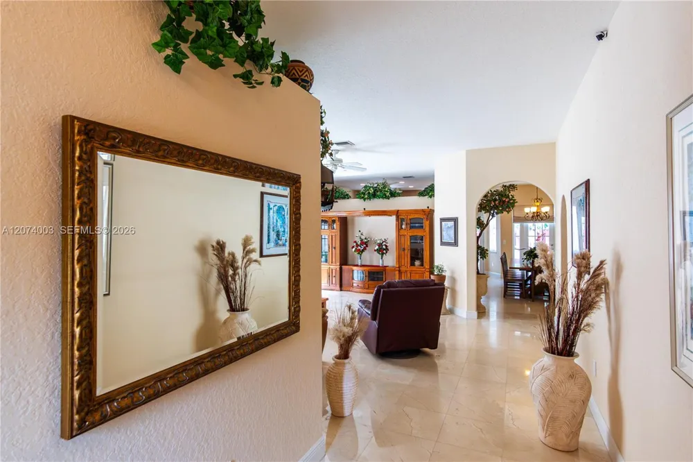 10564 NW 57th St Doral, FL 33178