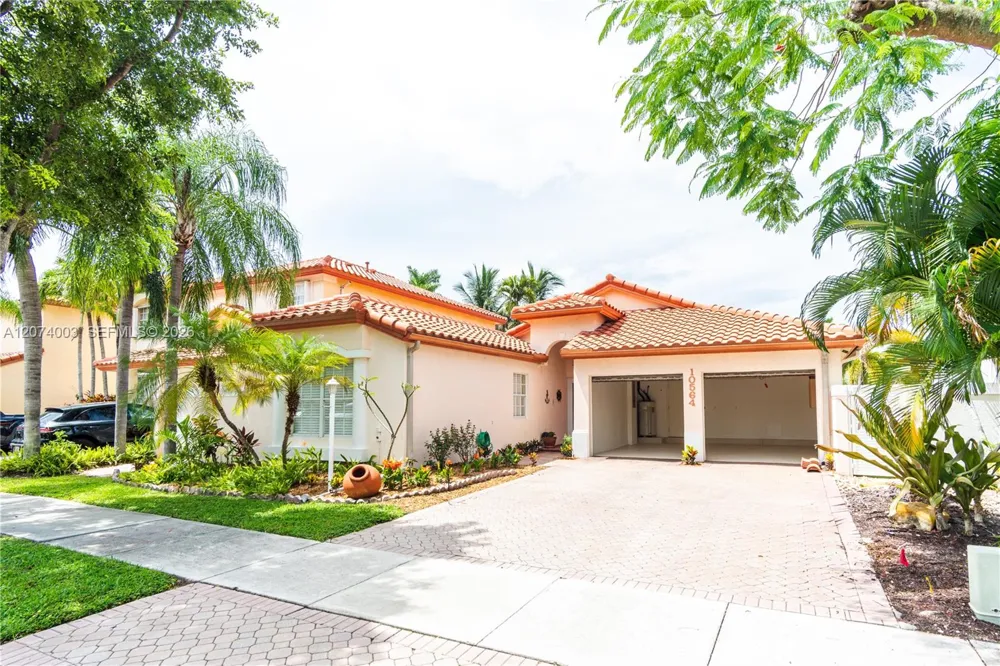 10564 NW 57th St Doral, FL 33178