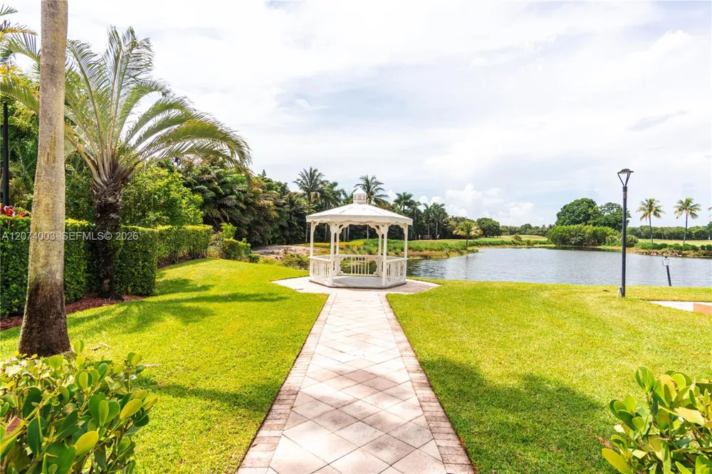 10564 NW 57th St Doral, FL 33178
