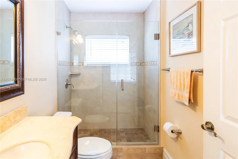 10564 NW 57th St Doral, FL 33178