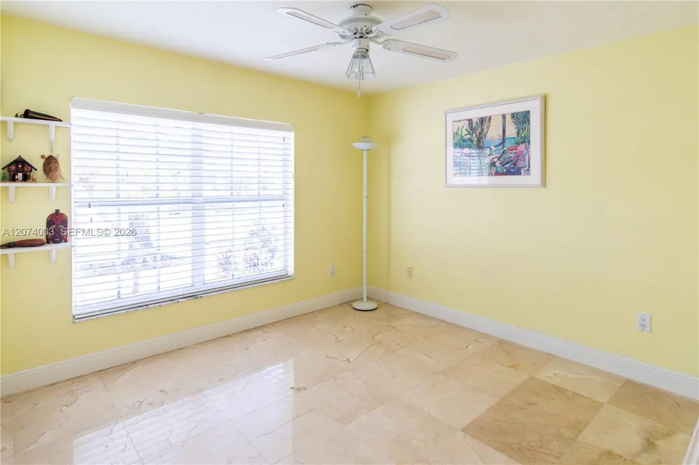 10564 NW 57th St Doral, FL 33178