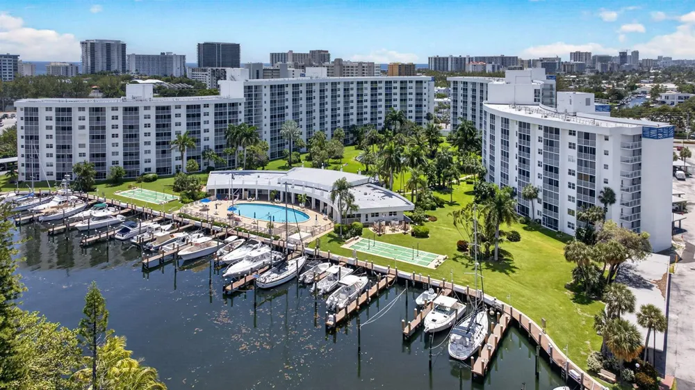 2731 NE 14TH ST Causeway #405 Pompano Beach, FL 33062