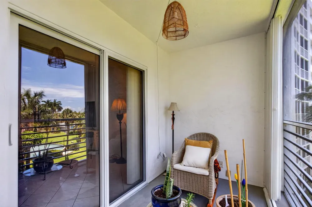 2731 NE 14TH ST Causeway #405 Pompano Beach, FL 33062