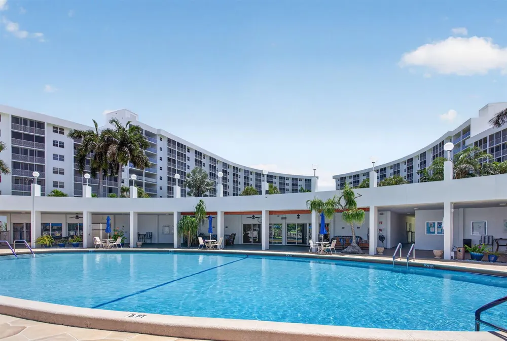2731 NE 14TH ST Causeway #405 Pompano Beach, FL 33062