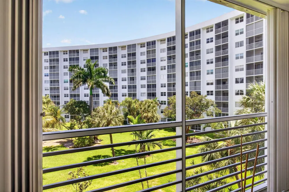 2731 NE 14TH ST Causeway #405 Pompano Beach, FL 33062