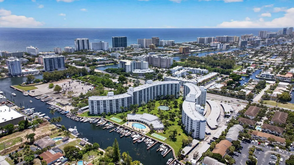 2731 NE 14TH ST Causeway #405 Pompano Beach, FL 33062