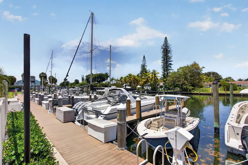 2731 NE 14TH ST Causeway #405 Pompano Beach, FL 33062