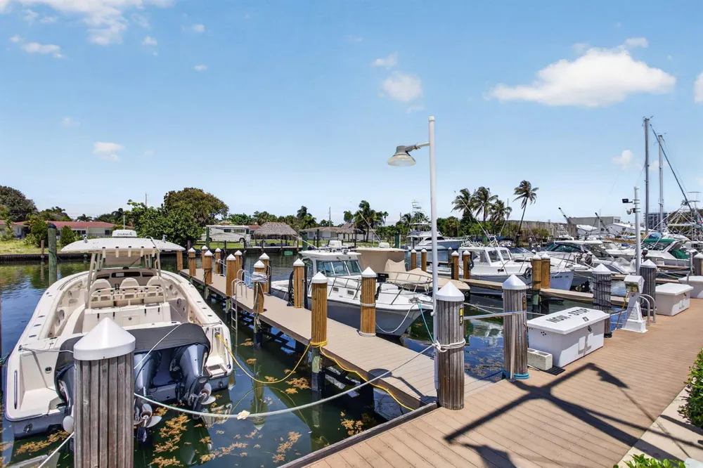 2731 NE 14TH ST Causeway #405 Pompano Beach, FL 33062