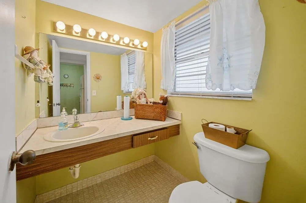 12026 GREENWAY CIRCLE S #202 Royal Palm Beach, FL 33411