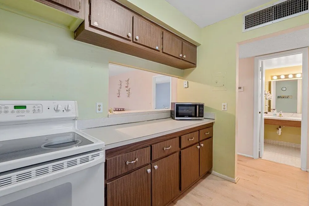 12026 GREENWAY CIRCLE S #202 Royal Palm Beach, FL 33411