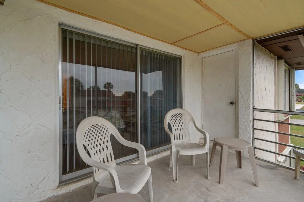 12026 GREENWAY CIRCLE S #202 Royal Palm Beach, FL 33411
