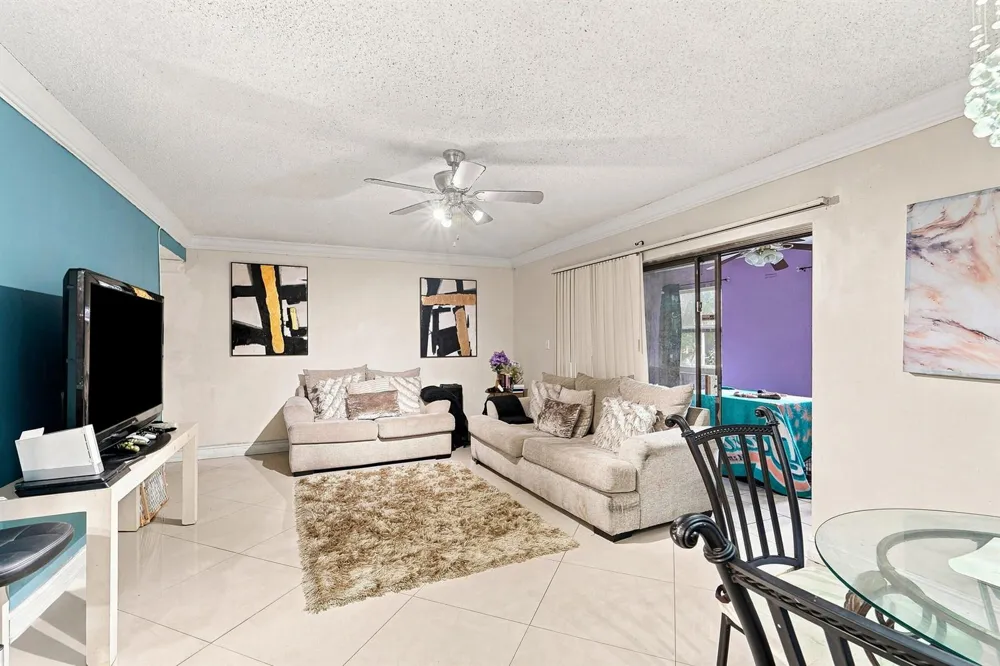 6 Spinning Wheel Lane Tamarac, FL 33319