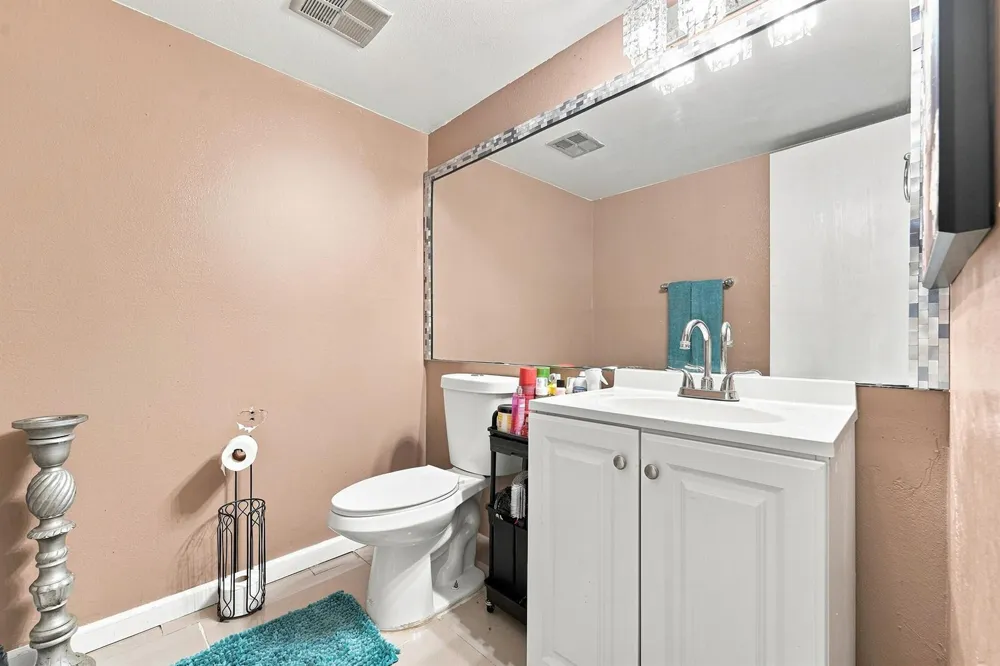 6 Spinning Wheel Lane Tamarac, FL 33319