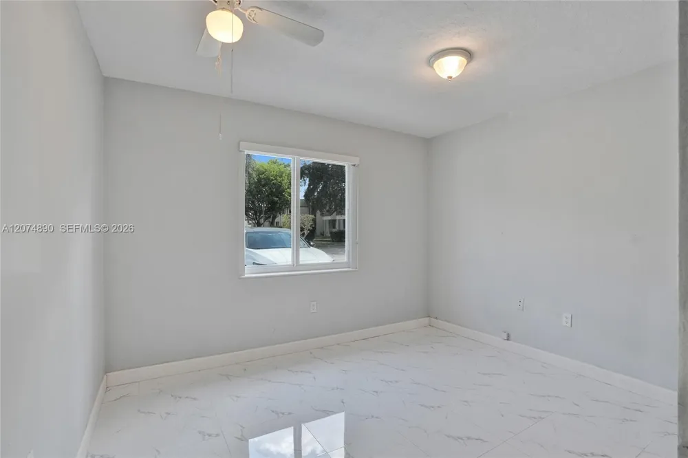 903 W 77th St Hialeah, FL 33014