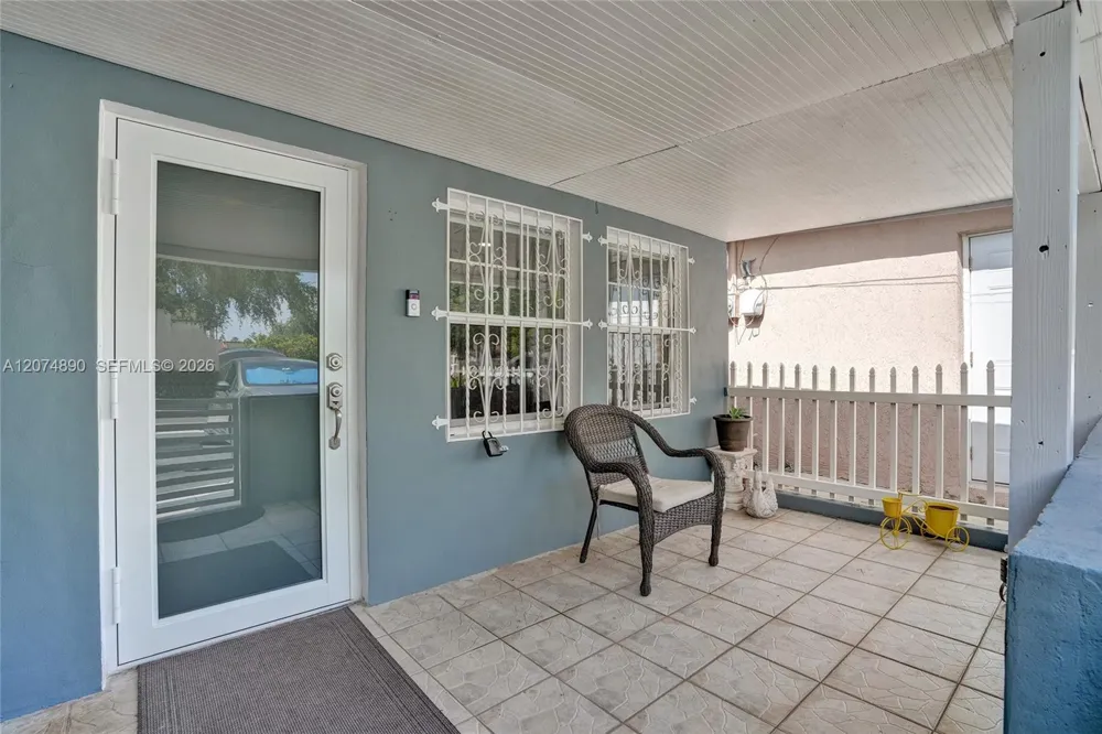 903 W 77th St Hialeah, FL 33014