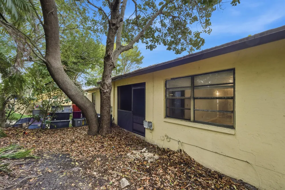 506 GLENWOOD DRIVE West Palm Beach, FL 33415