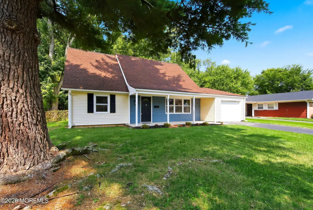 21 Glenview Lane Willingboro, NJ 08046