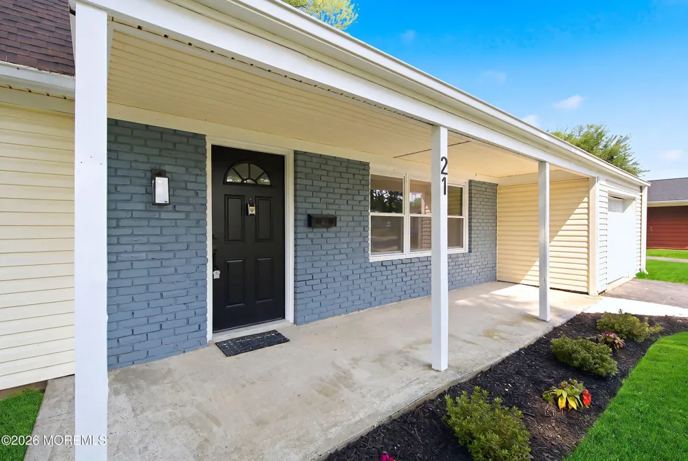 21 Glenview Lane Willingboro, NJ 08046