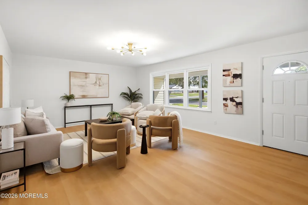 21 Glenview Lane Willingboro, NJ 08046