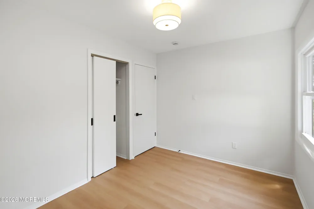 21 Glenview Lane Willingboro, NJ 08046