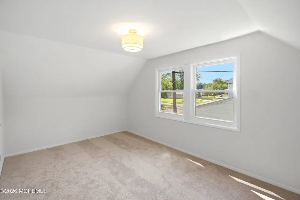 21 Glenview Lane Willingboro, NJ 08046