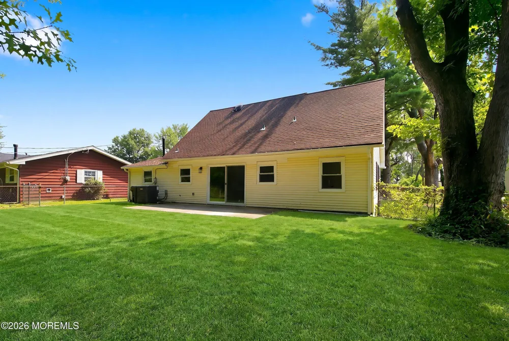 21 Glenview Lane Willingboro, NJ 08046