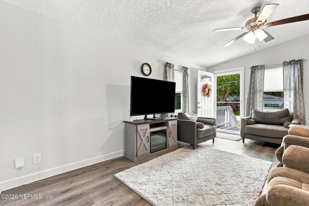 905 SAINT JOHNS AVENUE Green Cove Springs, FL 32043