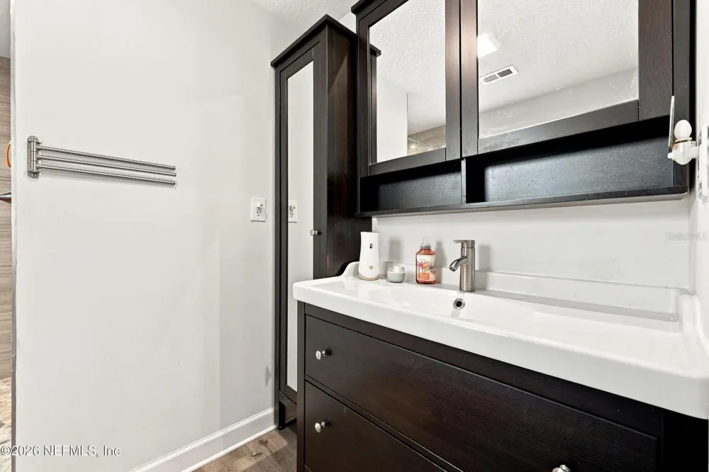 905 SAINT JOHNS AVENUE Green Cove Springs, FL 32043