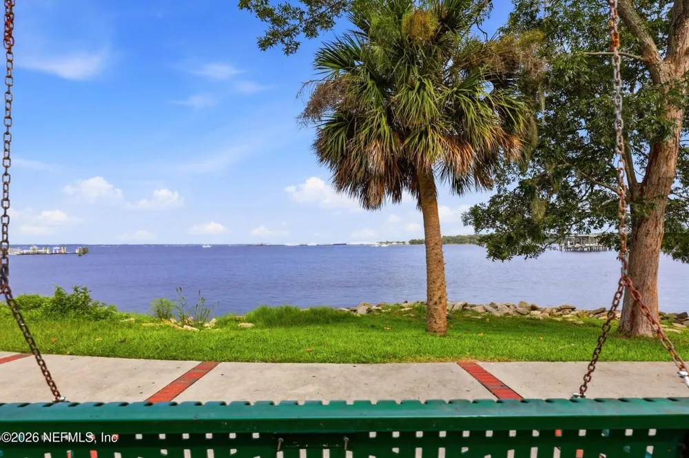 905 SAINT JOHNS AVENUE Green Cove Springs, FL 32043