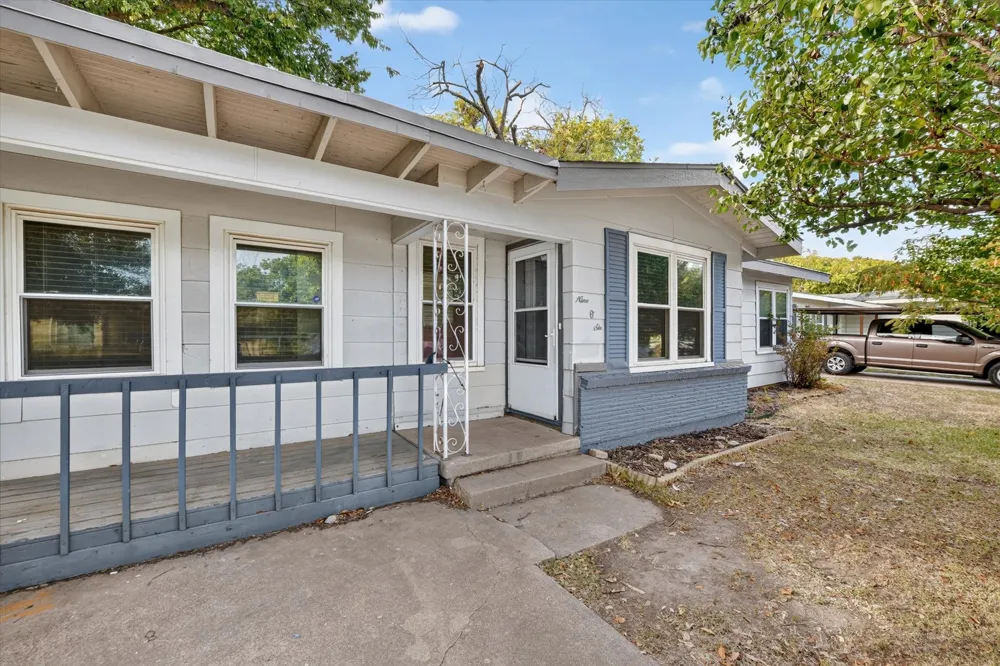 906 Euclid Street Cleburne, TX 76033