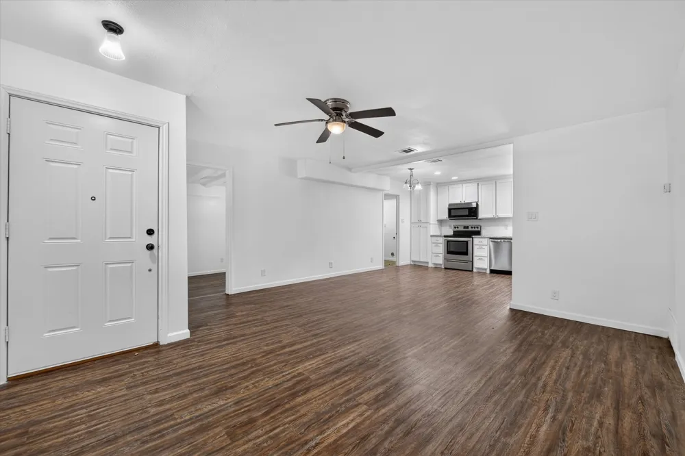 906 Euclid Street Cleburne, TX 76033