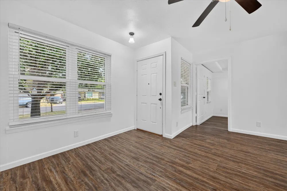906 Euclid Street Cleburne, TX 76033