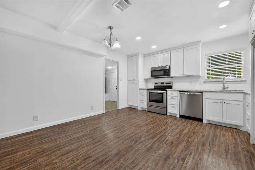 906 Euclid Street Cleburne, TX 76033