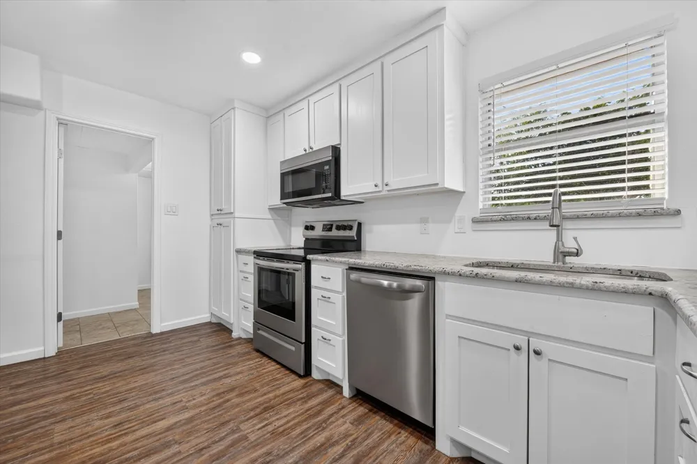 906 Euclid Street Cleburne, TX 76033